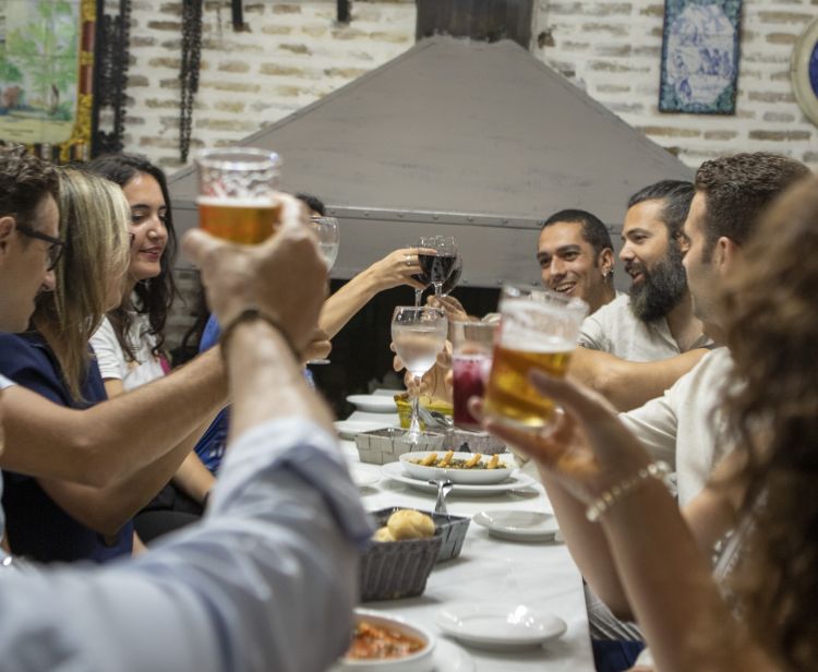 Tour Barrio Santa Cruz en Sevilla + Visita con guía a la Giralda y la Catedral de Sevilla
